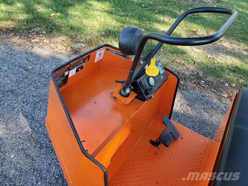 Taylor-Dunn SS536 Towing trucks