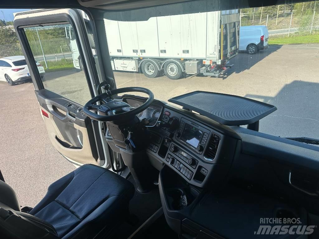 Scania R520B6X2NB Box body trucks