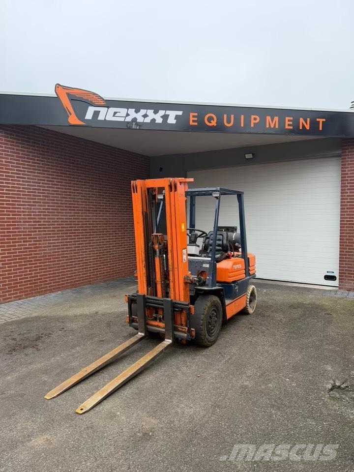 Toyota 42-5 FG 25 LPG trucks