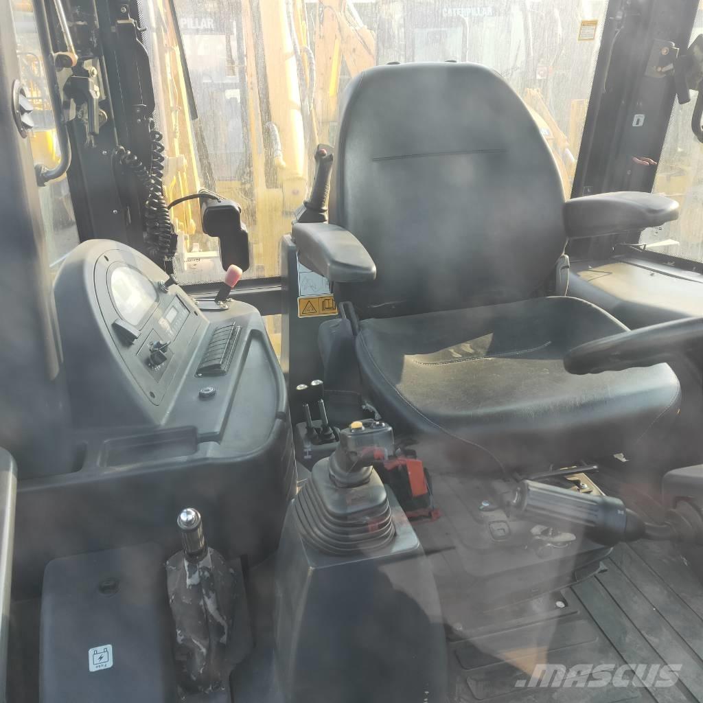 LiuGong LG777 Backhoe loaders