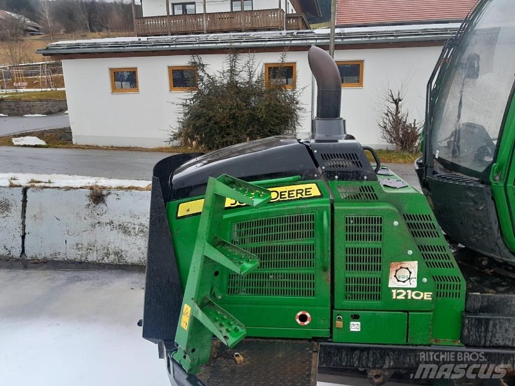 John Deere 1210 E Forwarders