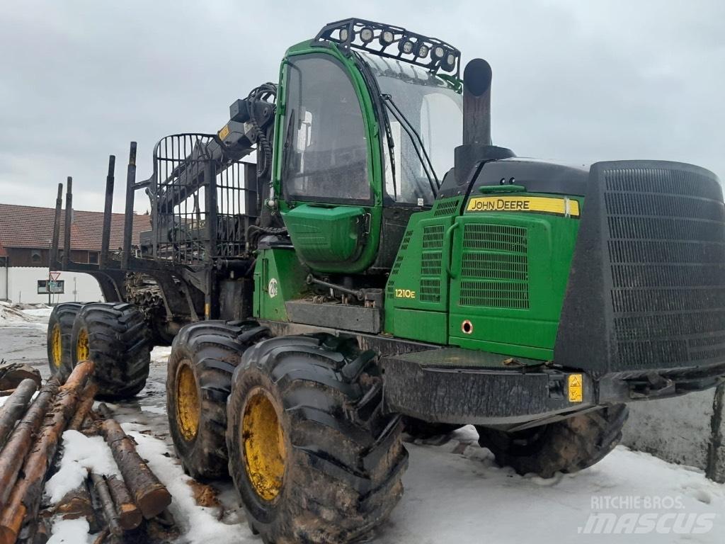 John Deere 1210 E Forwarders