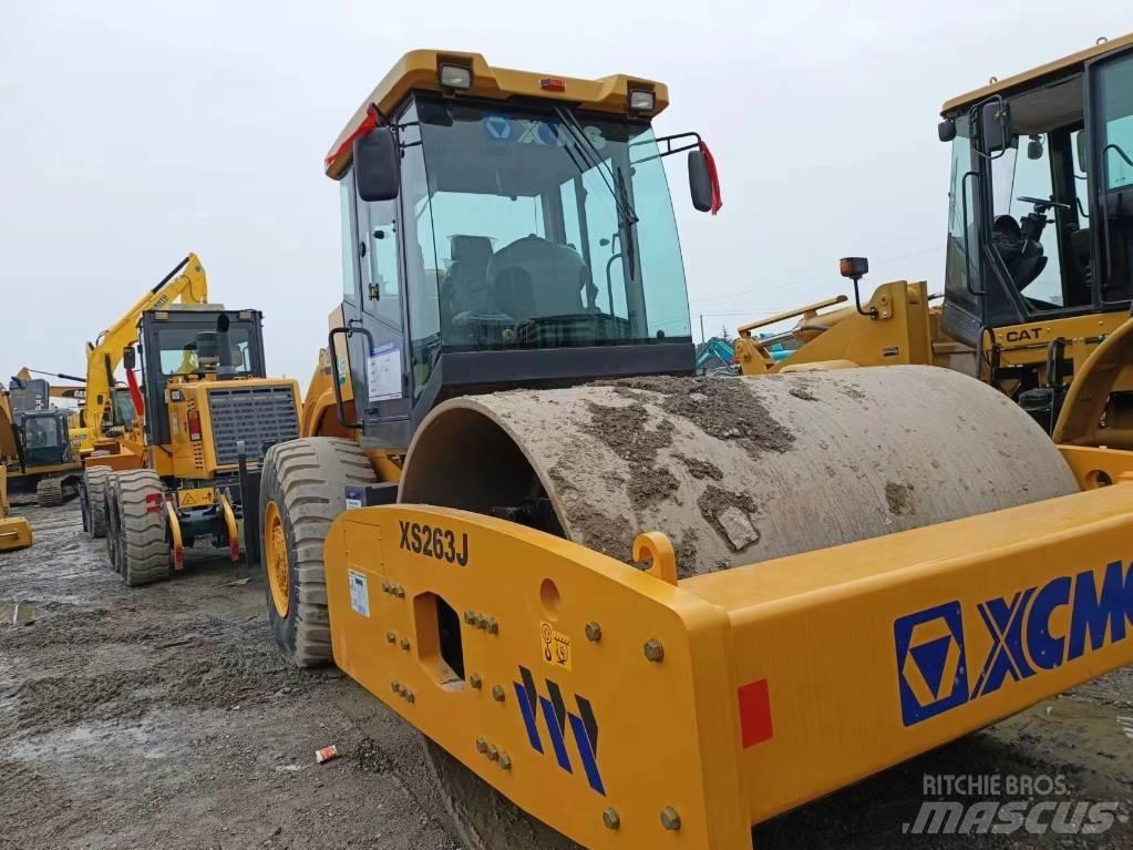 XCMG XC263J Single drum rollers