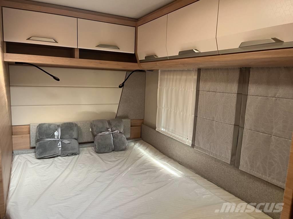 Knaus Südwind Motorhomes and caravans