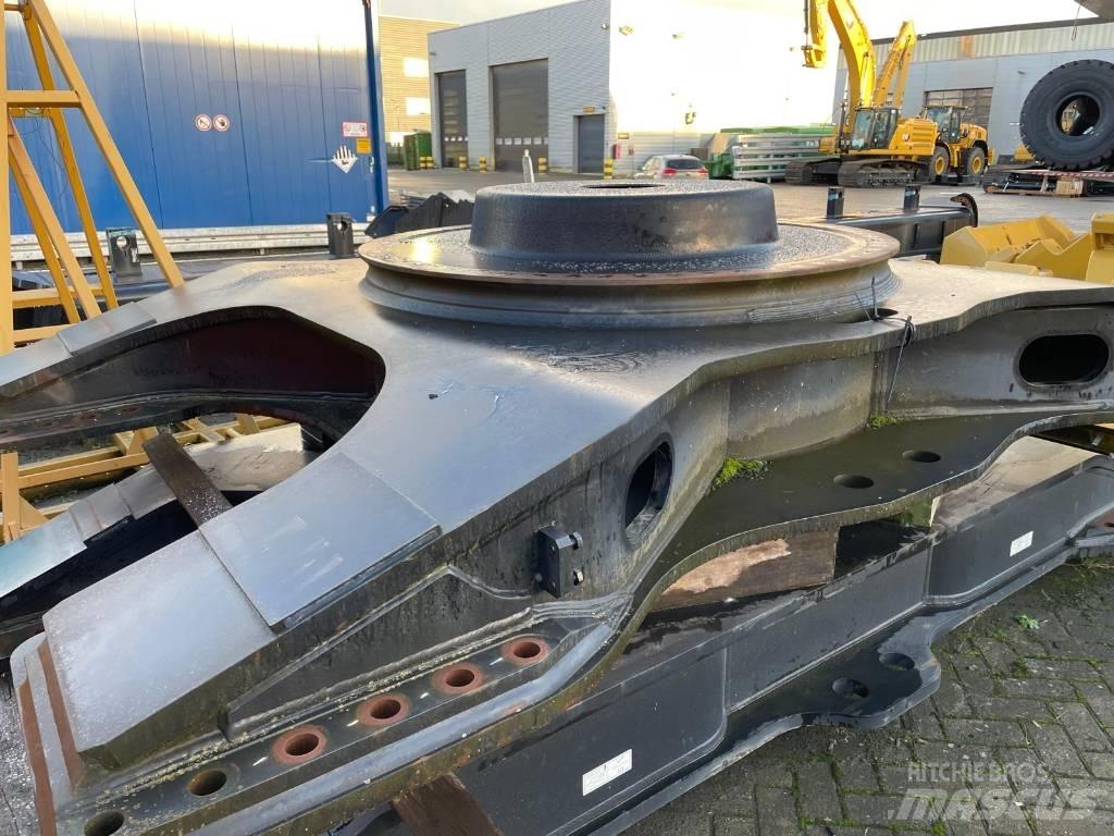 CAT 374 F L Chassis and suspension