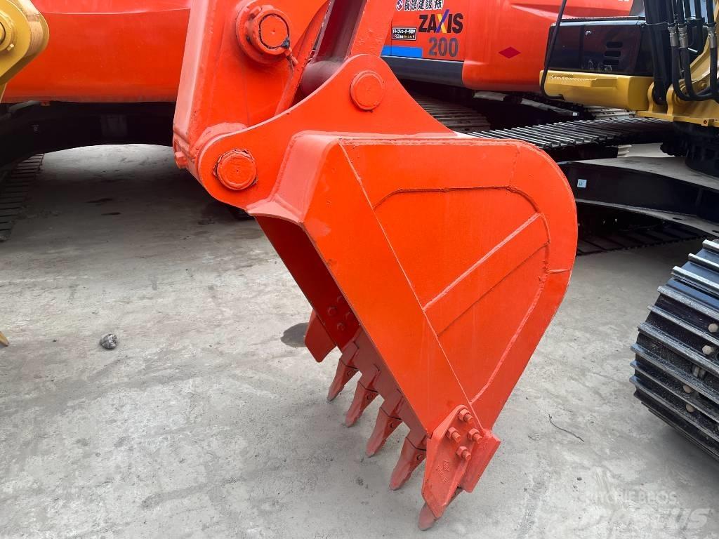 Hitachi 130 Crawler excavators