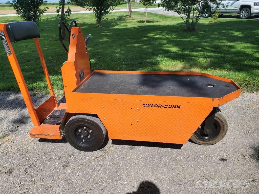 Taylor-Dunn SC100 Towing trucks