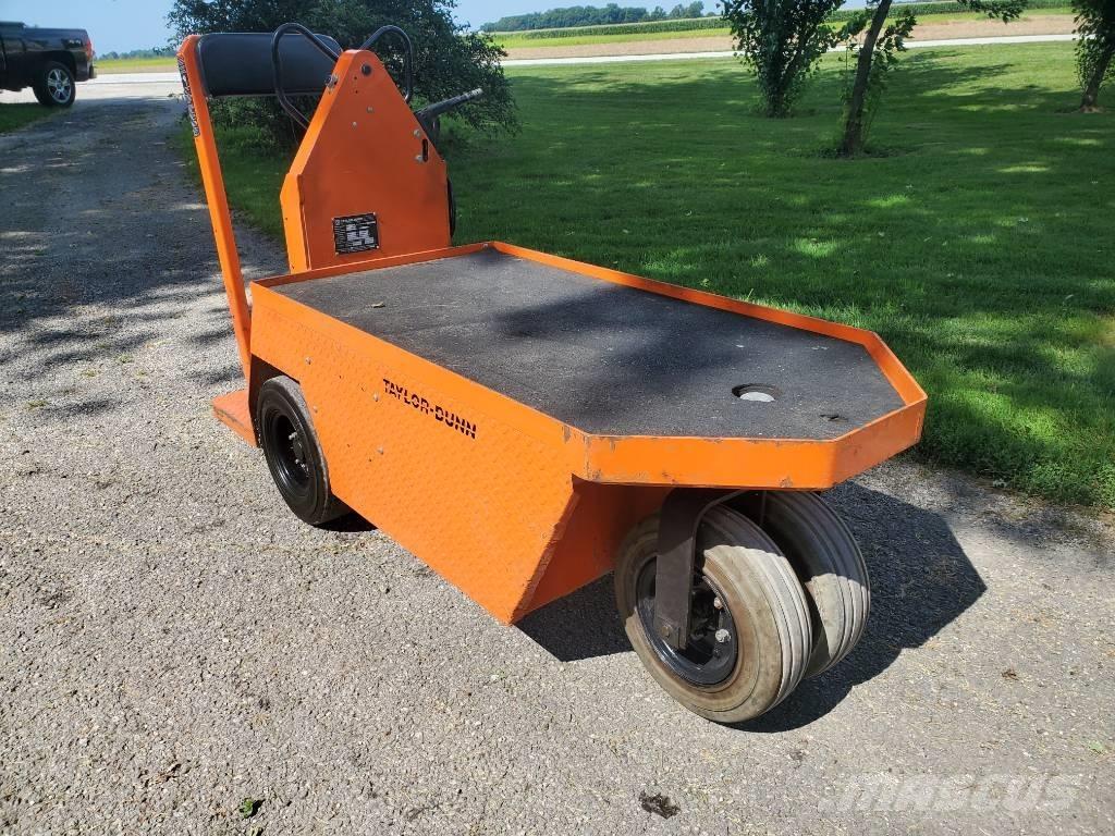 Taylor-Dunn SC100 Towing trucks