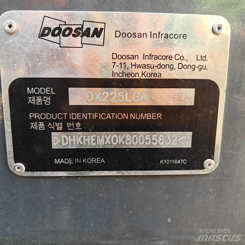 Doosan DX 225 LCA Crawler excavators