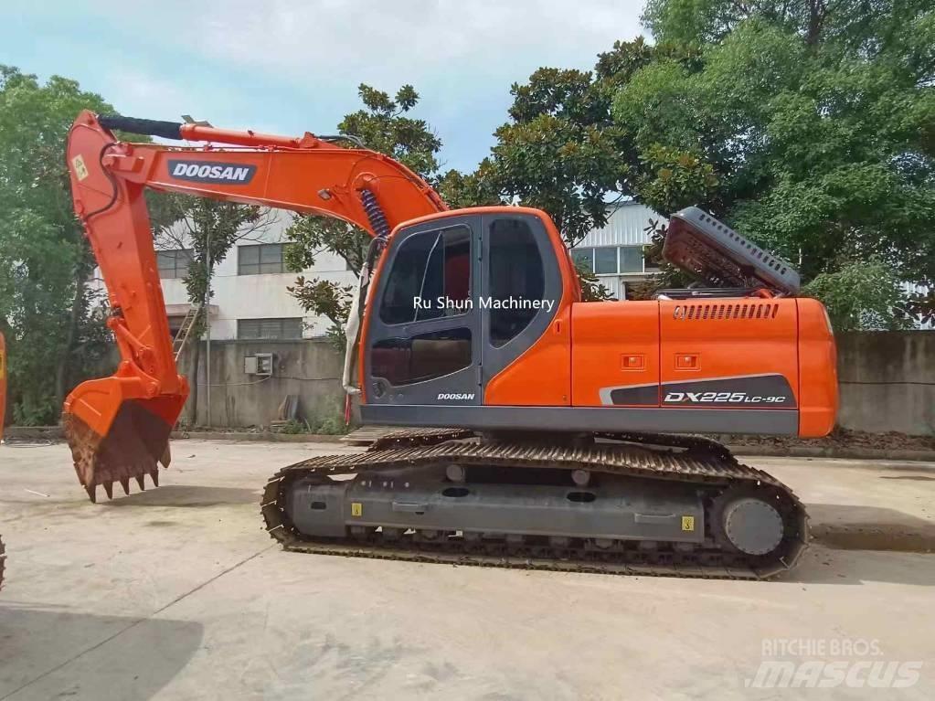 Doosan DX 225 LC Crawler excavators