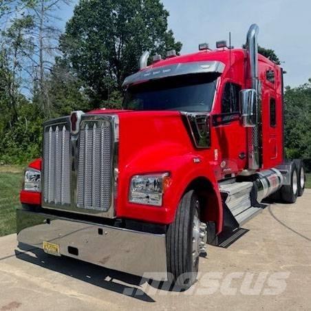 Kenworth W 990 Tractor Units
