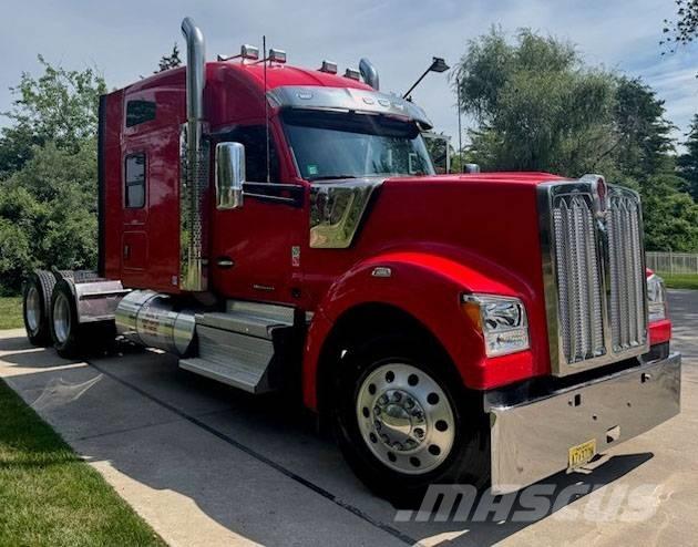 Kenworth W 990 Tractor Units