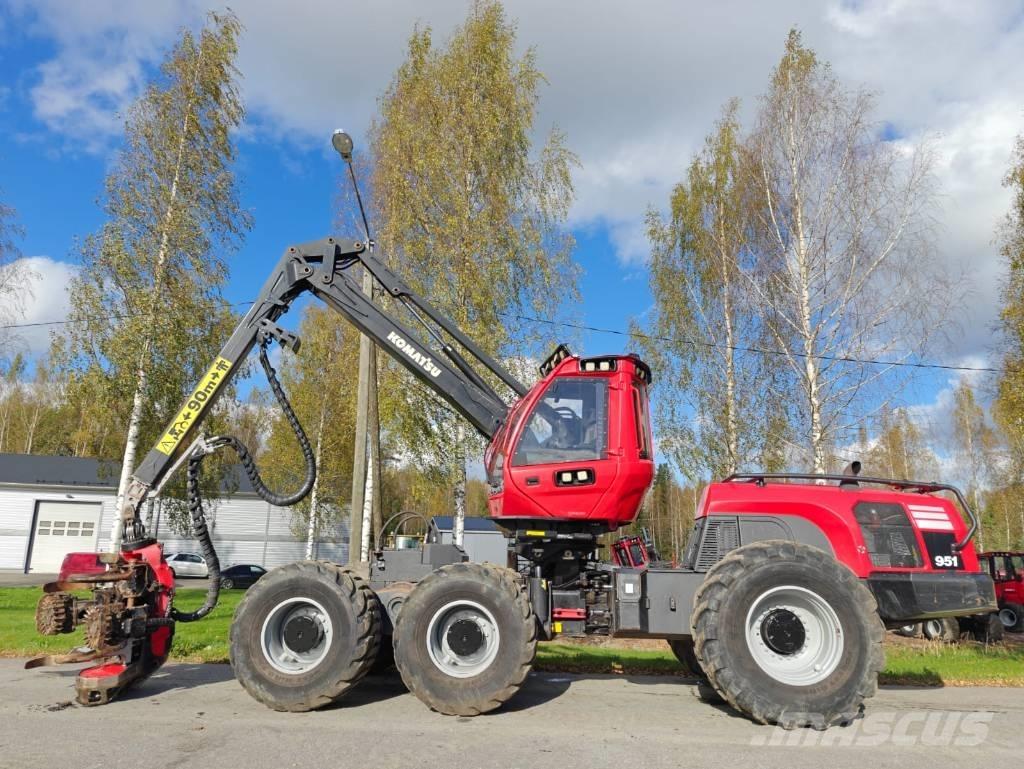 Komatsu 951 Harvesters