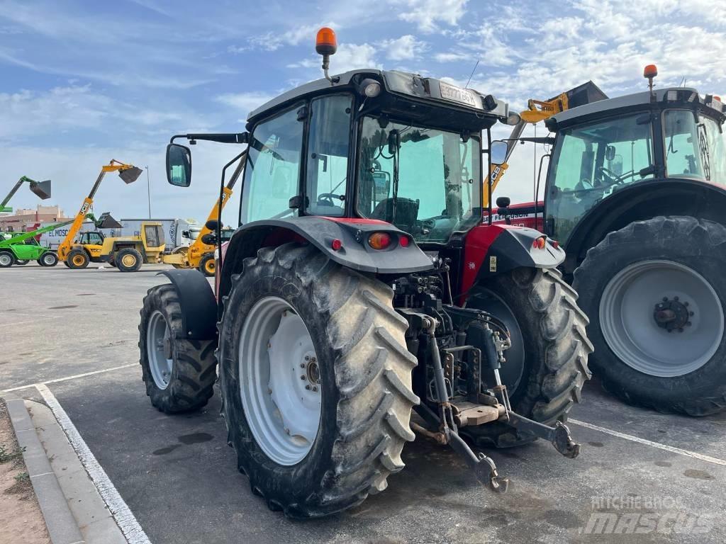 Massey Ferguson 5711 Tractors