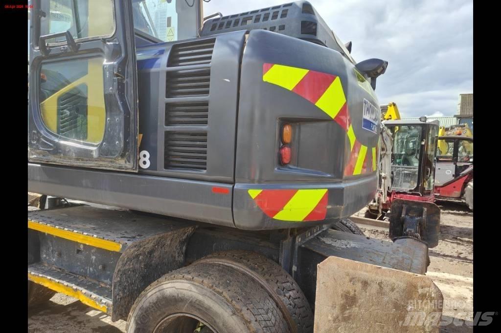 Komatsu PW 148-8 Wheeled excavators