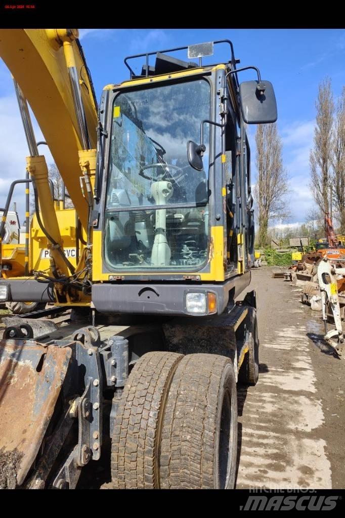 Komatsu PW 148-8 Wheeled excavators