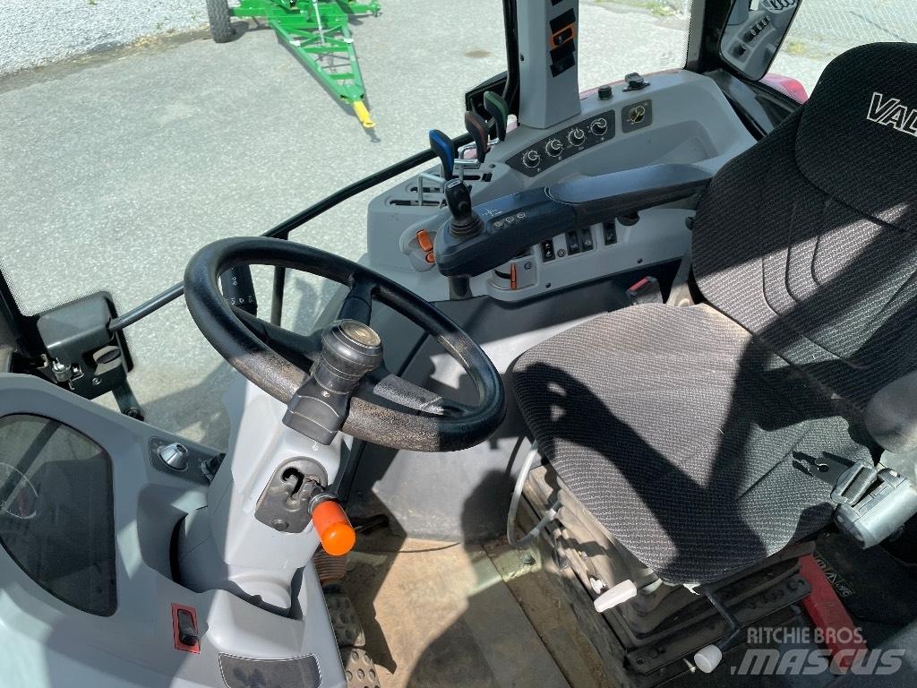 Valtra A105 Tractors