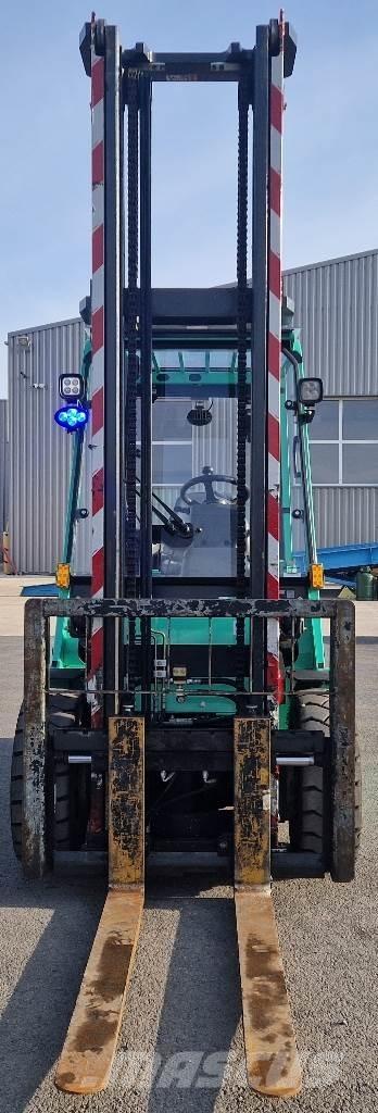 Mitsubishi FD30N Reach trucks