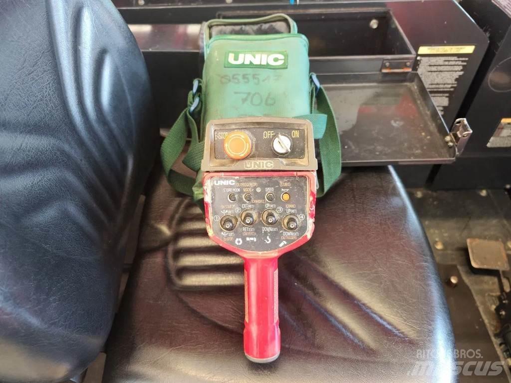 Unic URW 706 CDE Tracked cranes