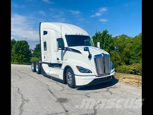 Kenworth T 680 Tractor Units