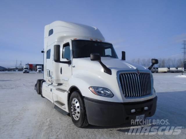 International LT 625 Tractor Units
