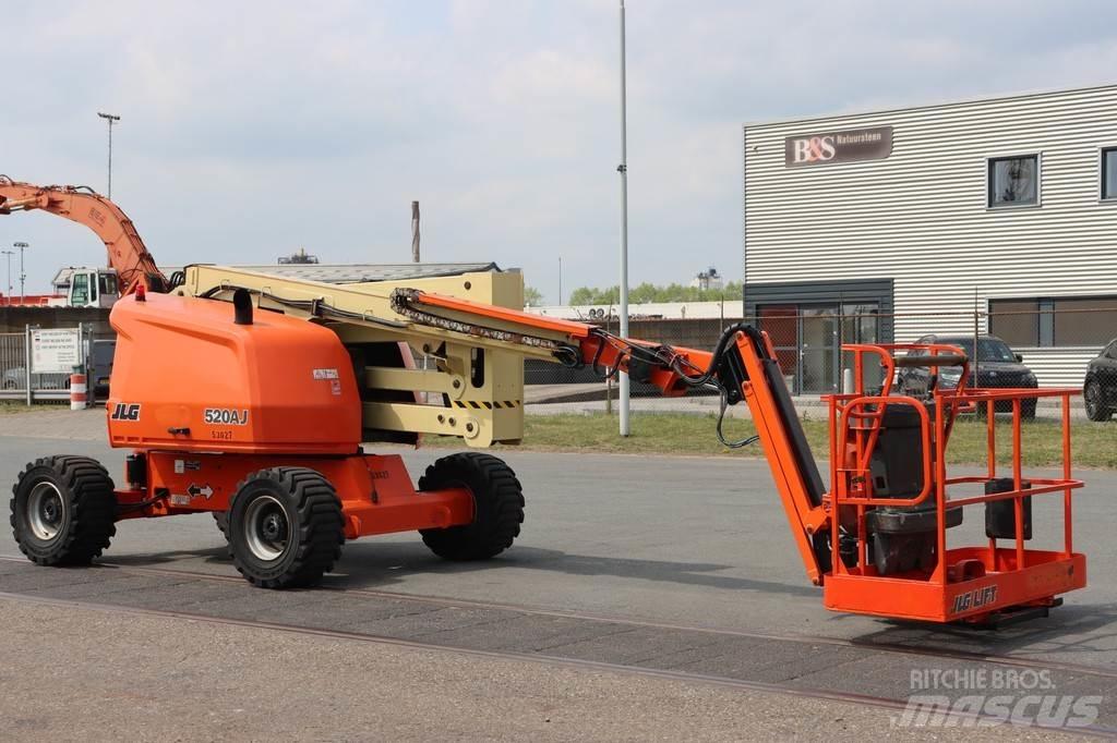 JLG 520AJ Articulated boom lifts