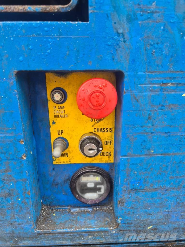 UpRight MX19 Scissor lifts