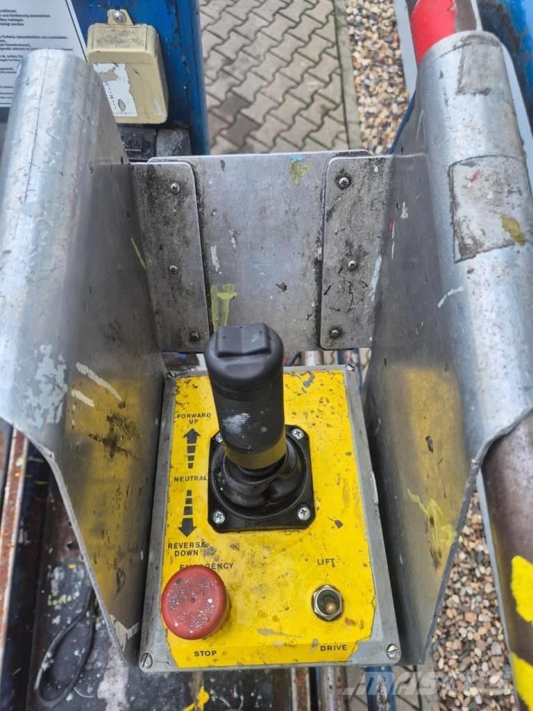 UpRight MX19 Scissor lifts