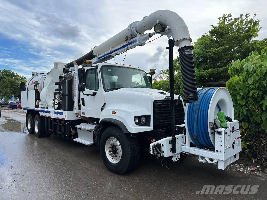 Freightliner 114 SD Combi / vacuum trucks