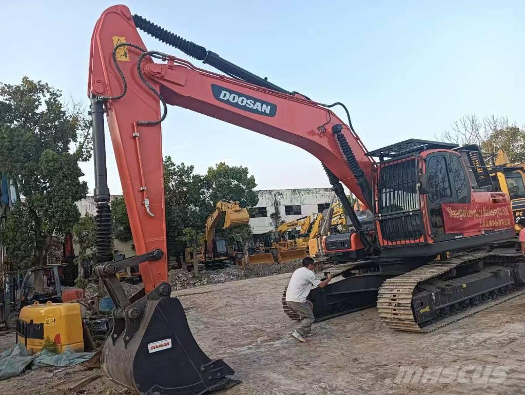 Doosan DX 225 LC Crawler excavators