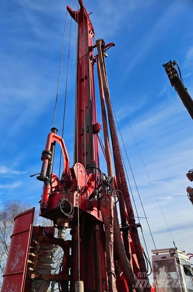 Soilmec R312-200 Piling rigs