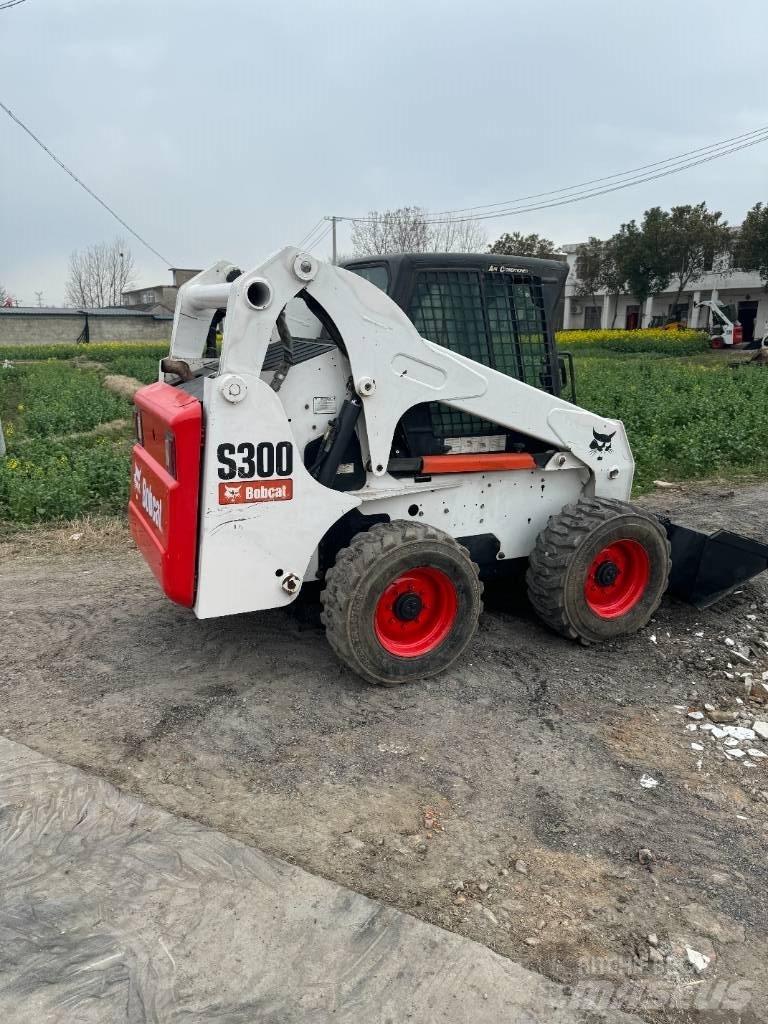 Bobcat S 330 Skid steer loaders