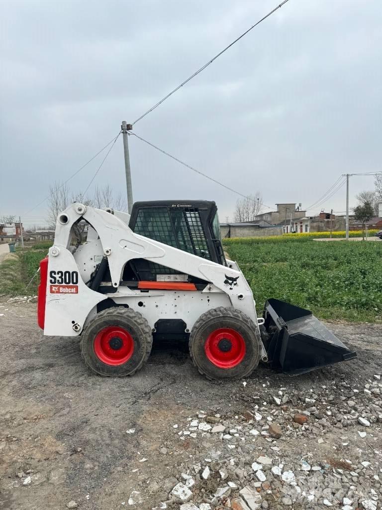 Bobcat S 330 Skid steer loaders