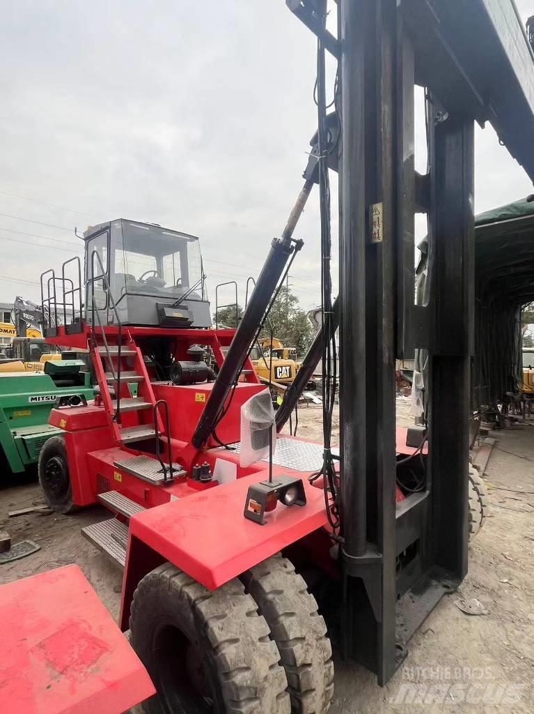 Kalmar DCE 80-45 E7 Reach trucks