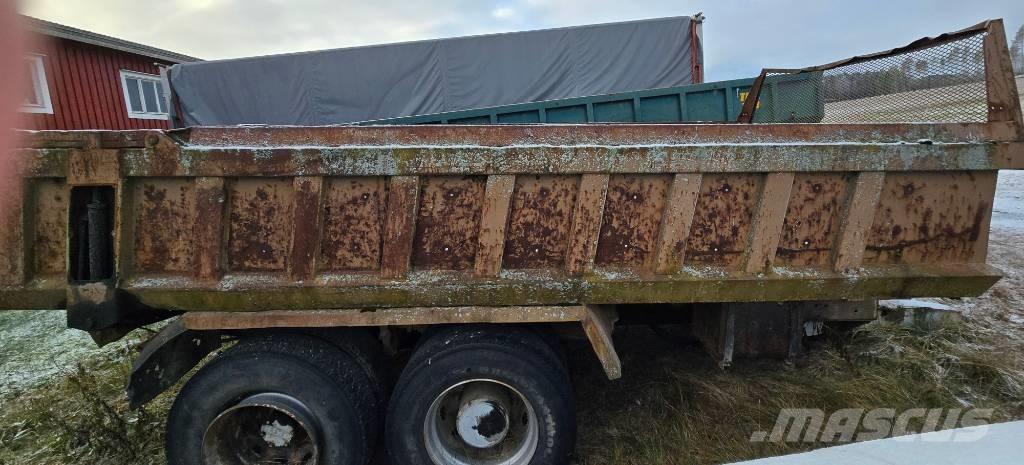 RKP Omavalmiste Tipper trailers