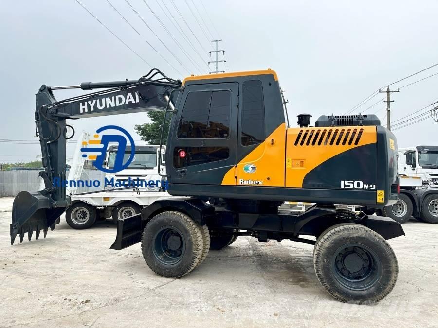 Hyundai 150W-9 Wheeled excavators