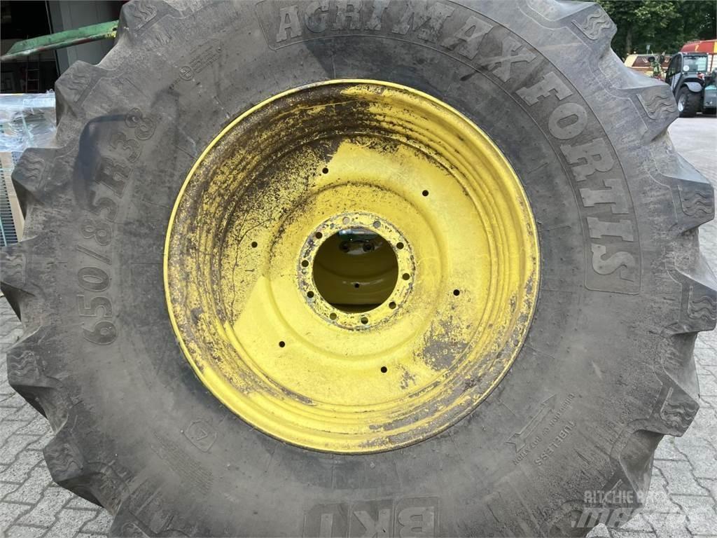 BKT 650/85R38 Tyres, wheels and rims