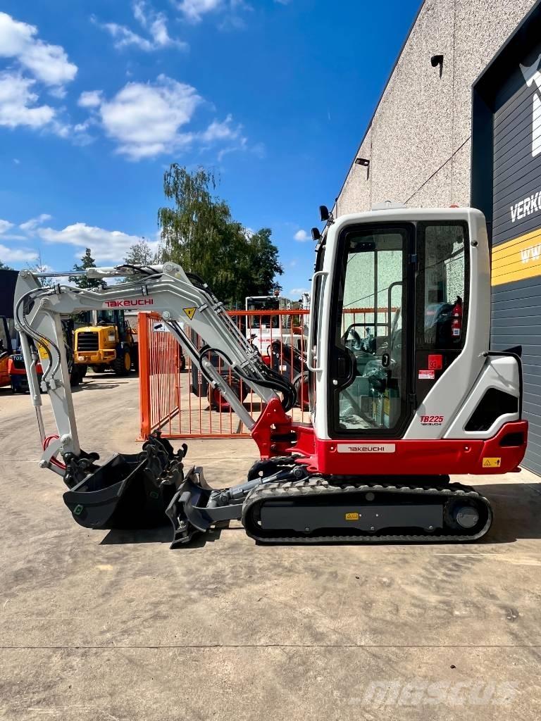 Takeuchi TB 225 Mini excavators < 7t (Mini diggers)