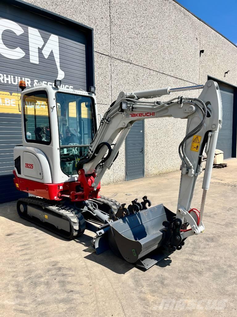 Takeuchi TB 225 Mini excavators < 7t (Mini diggers)