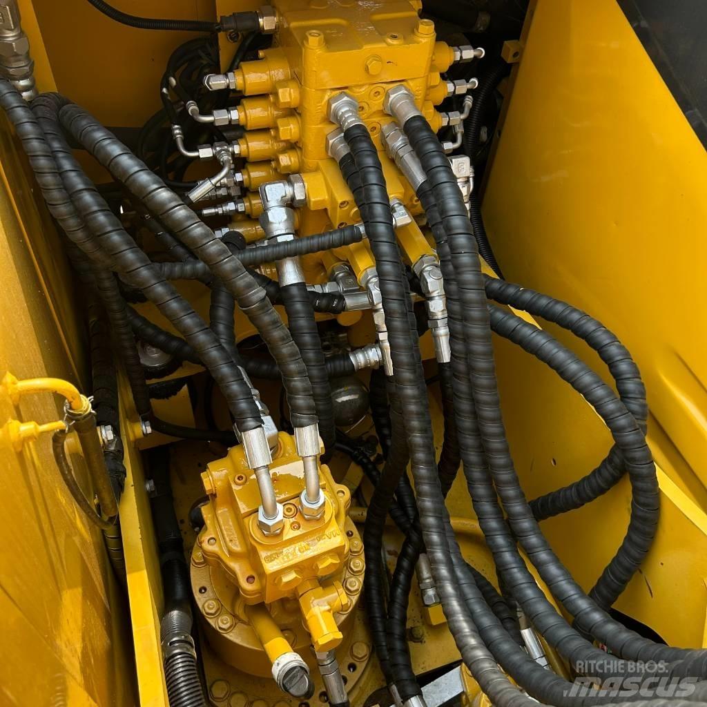 Komatsu 110 Crawler excavators