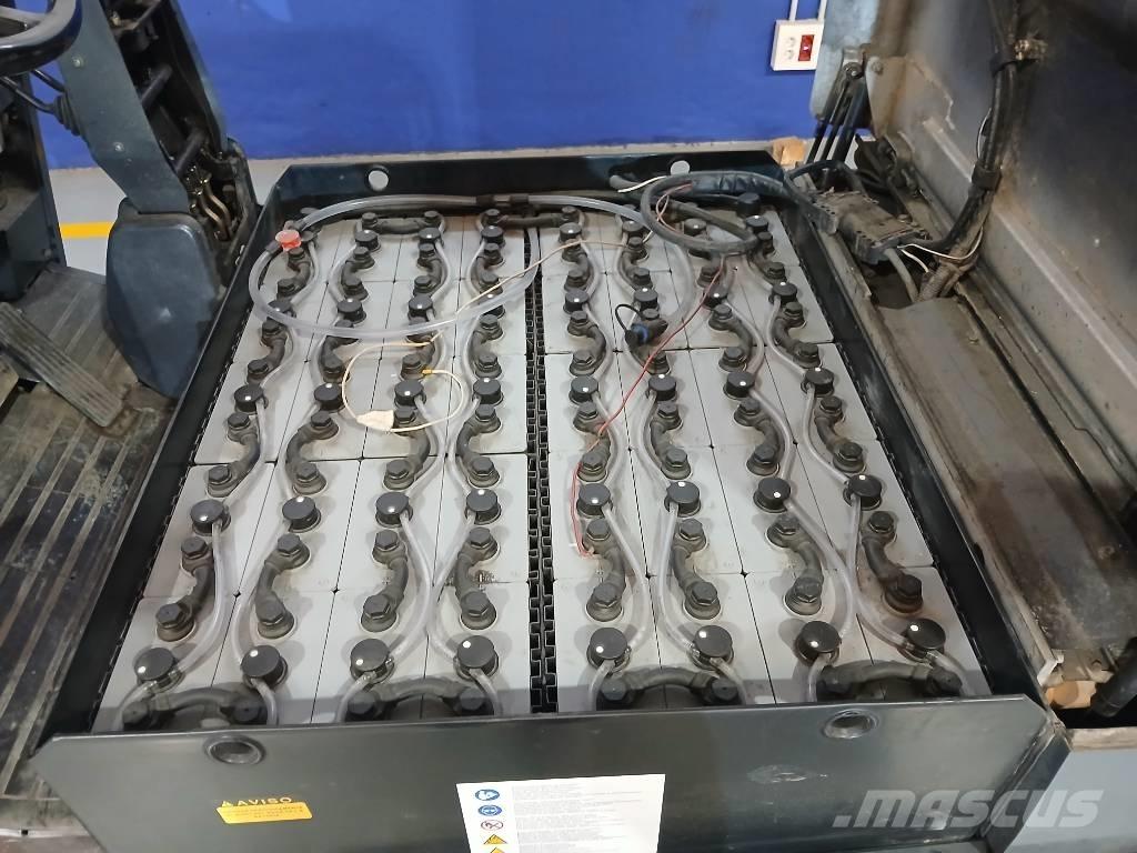 Nissan GQ02 L 30 CU Electric forklift trucks