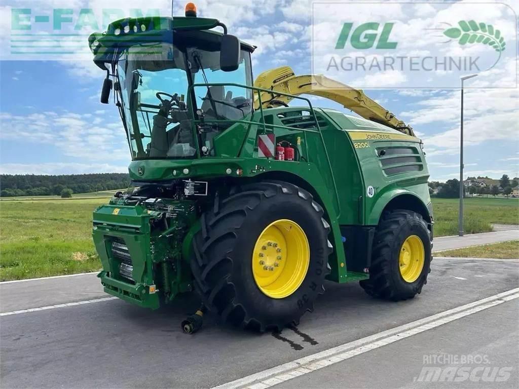 John Deere 8200 i Self-propelled foragers