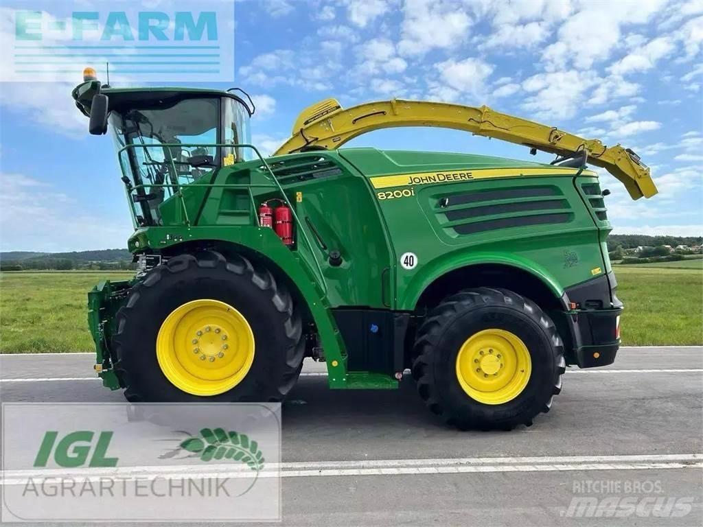 John Deere 8200 i Self-propelled foragers