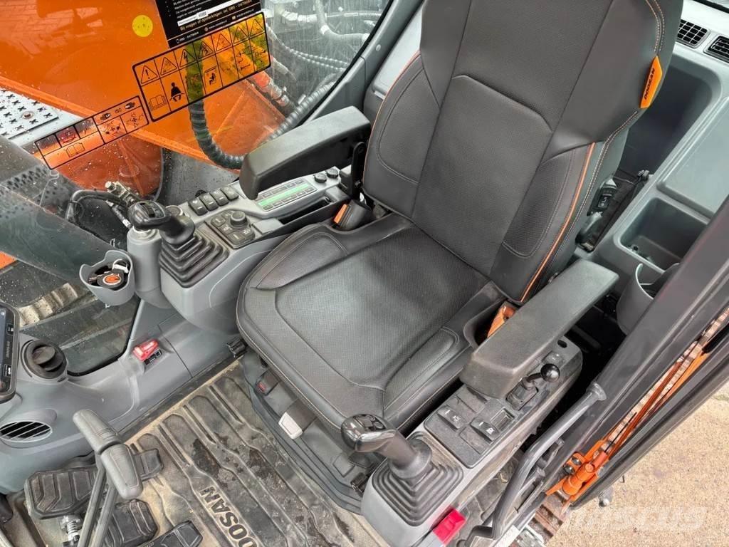 Doosan DX140LC-7 Crawler excavators