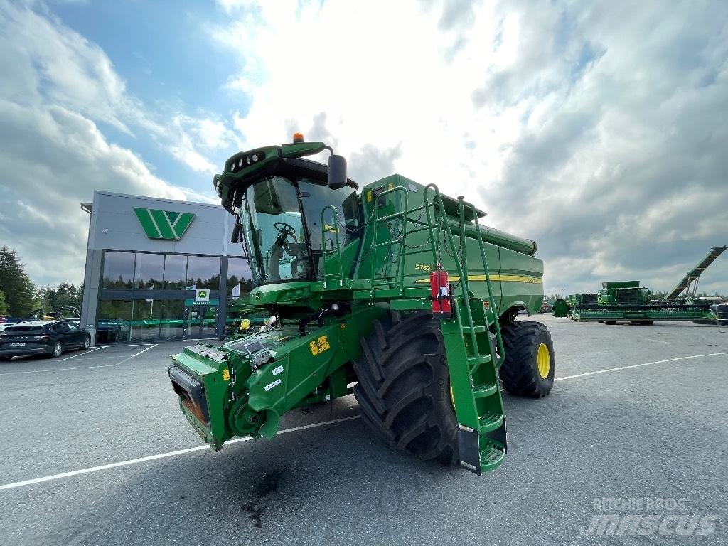 John Deere S760i Combine harvesters