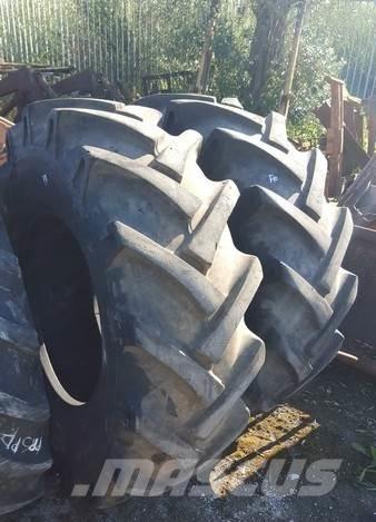  Pneus 16.9-24 Tyres, wheels and rims