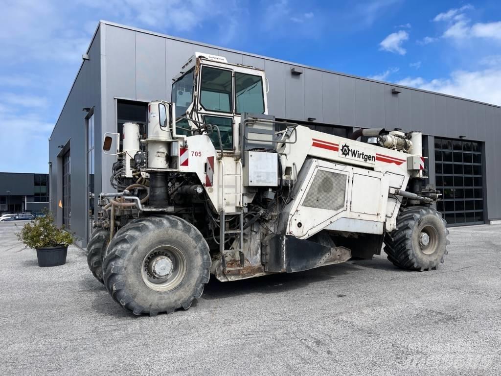 Wirtgen WR2500 Asphalt recyclers