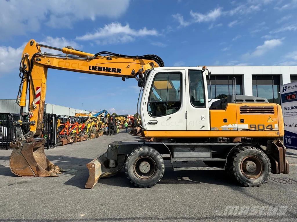Liebherr A904C Wheeled excavators
