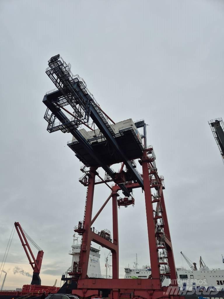  ZPMC STS Ship to shore cranes