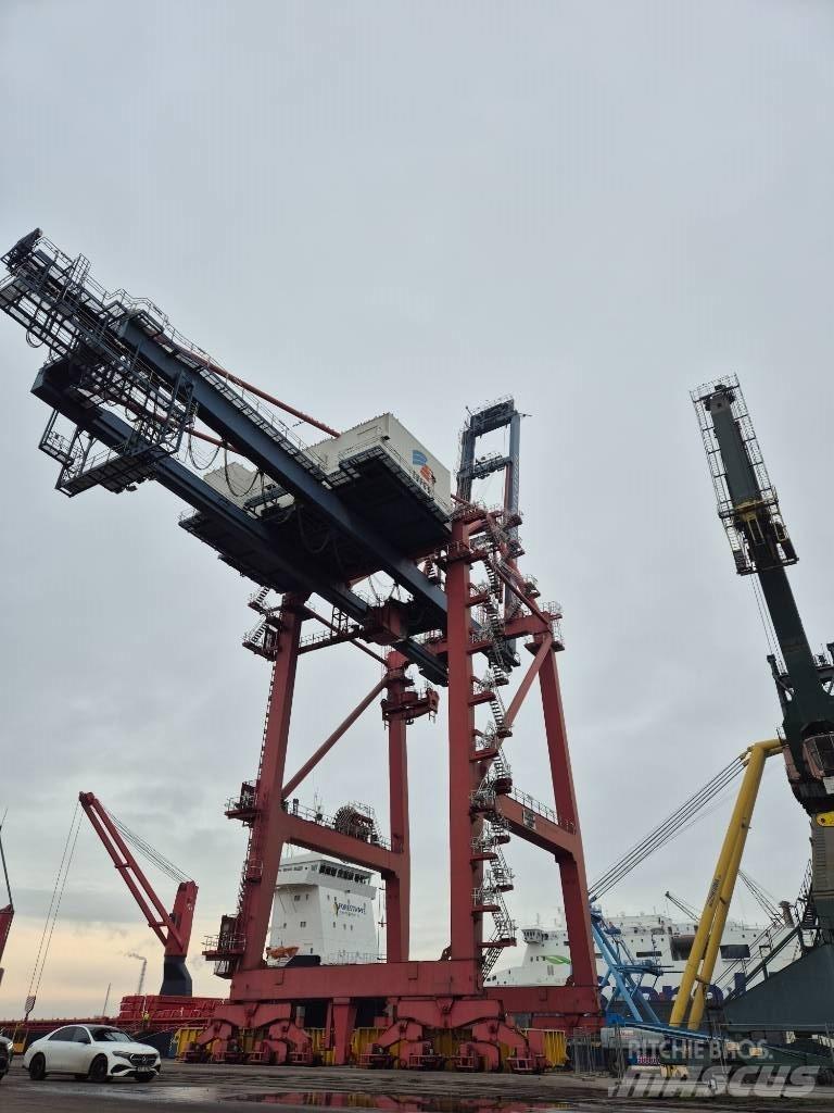  ZPMC STS Ship to shore cranes